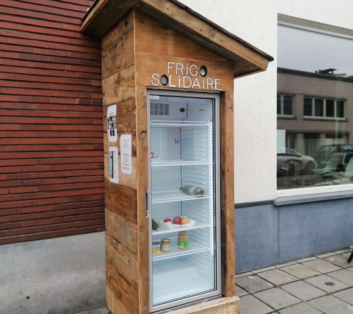 Un Frigo Solidaire Accessible H Dans Le Laveu