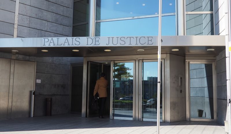 Les avocats manifestent ce matin contre les fouilles à l’entrée du palais de justice