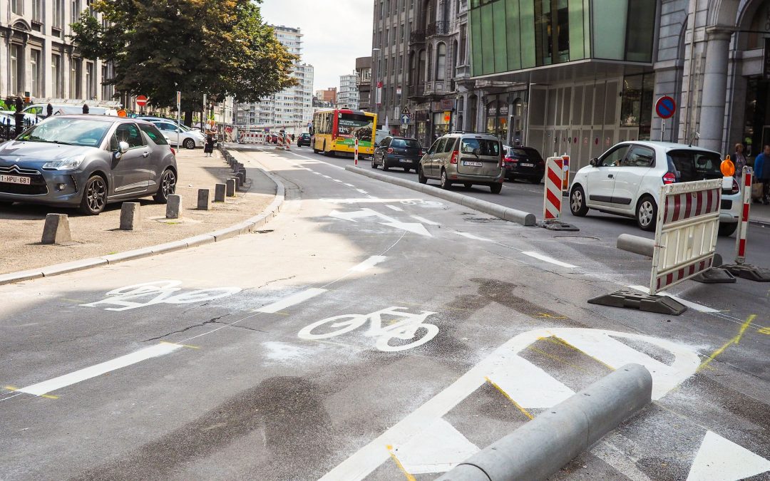 Le nouveau “corridor vélo” de la place du 20-Août fait craindre de gros embouteillage dès lundi