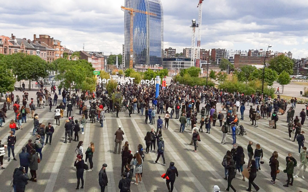 Près d’un millier de personnes à la manifestation “Black Lives Matter” malgré l’interdiction