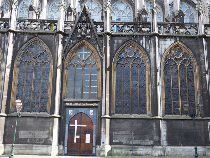 La cathédrale aura son parvis pour compléter le piétonnier