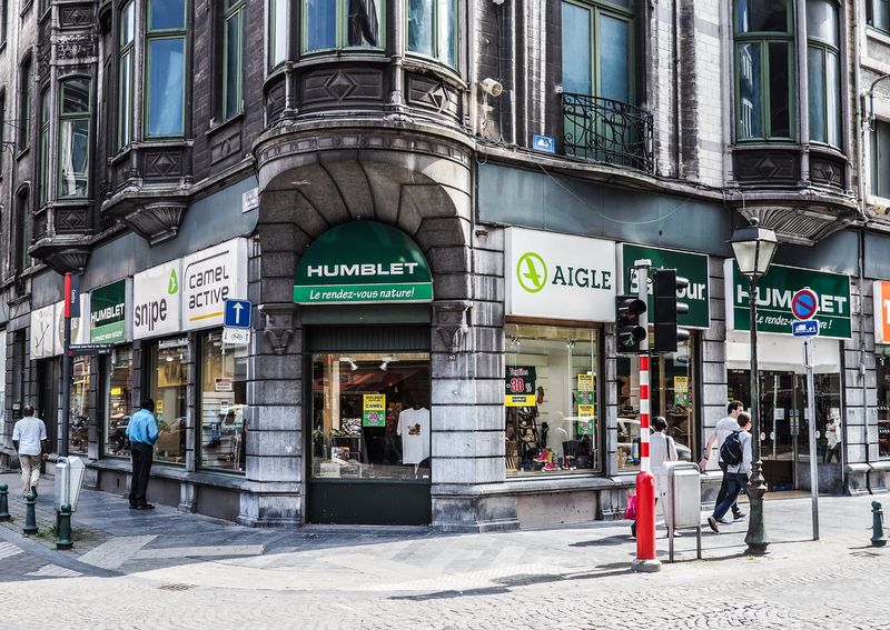 L’ancien magasin Humblet transformé en immeuble à appartements, commerce et bureaux