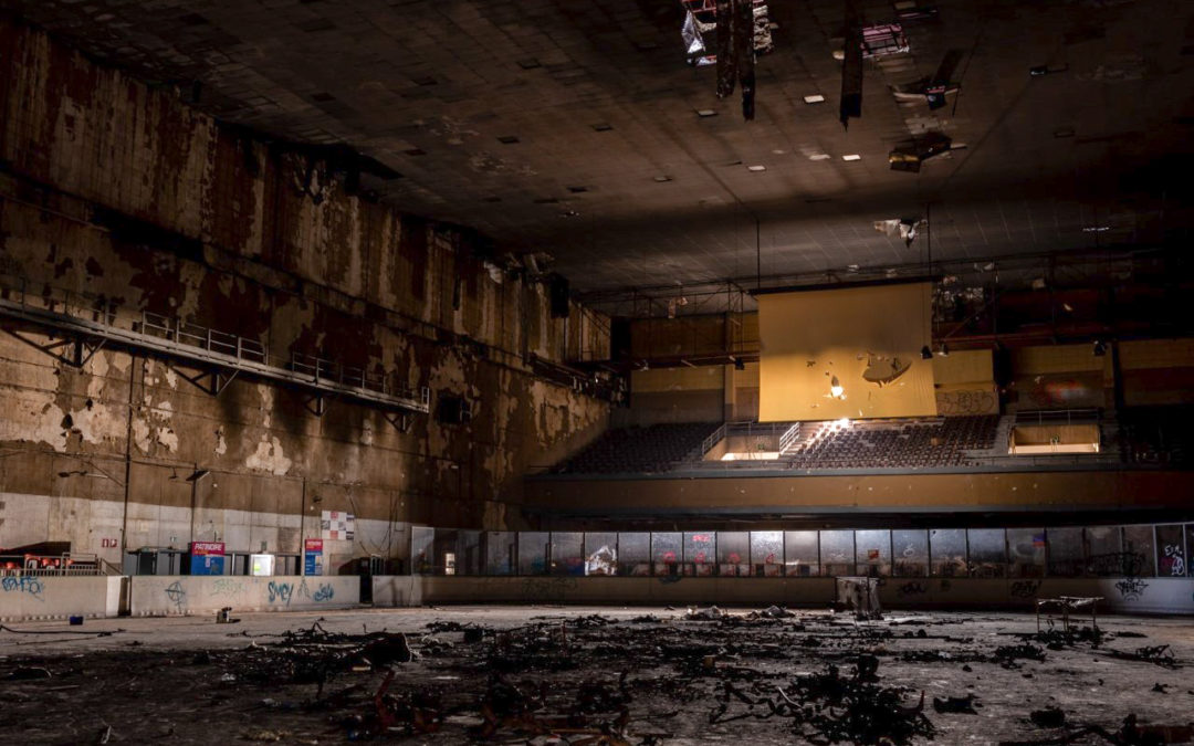 Ancienne patinoire de Coronmeuse: le bâtiment est dangereux !