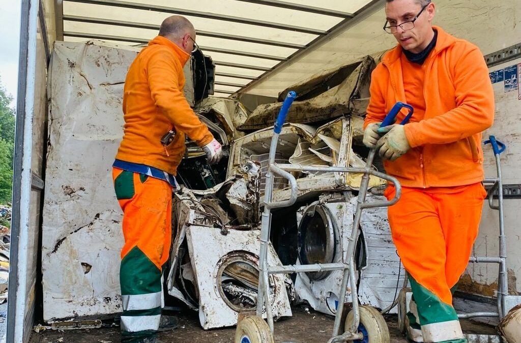 Inondations: 115 tonnes de déchets récoltés par la Ressourcerie du Pays de Liège pour être revalorisés