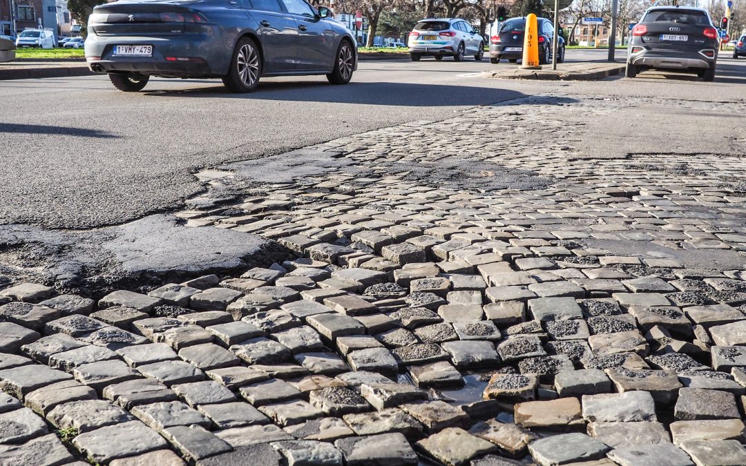 Nids-de-poule, bordures scélérates, asphalte à dégâts: les rues de Liège en mauvais état peuvent donner lieu à des indemnisations