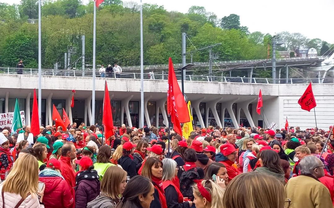 Plus de 12.000 enseignants présents hier pour manifester dans les rues de Liège