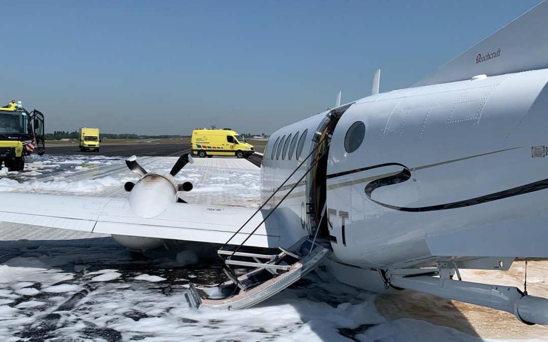 Un petit avion obligé de se poser sans train d’atterrissage à Liège Airport