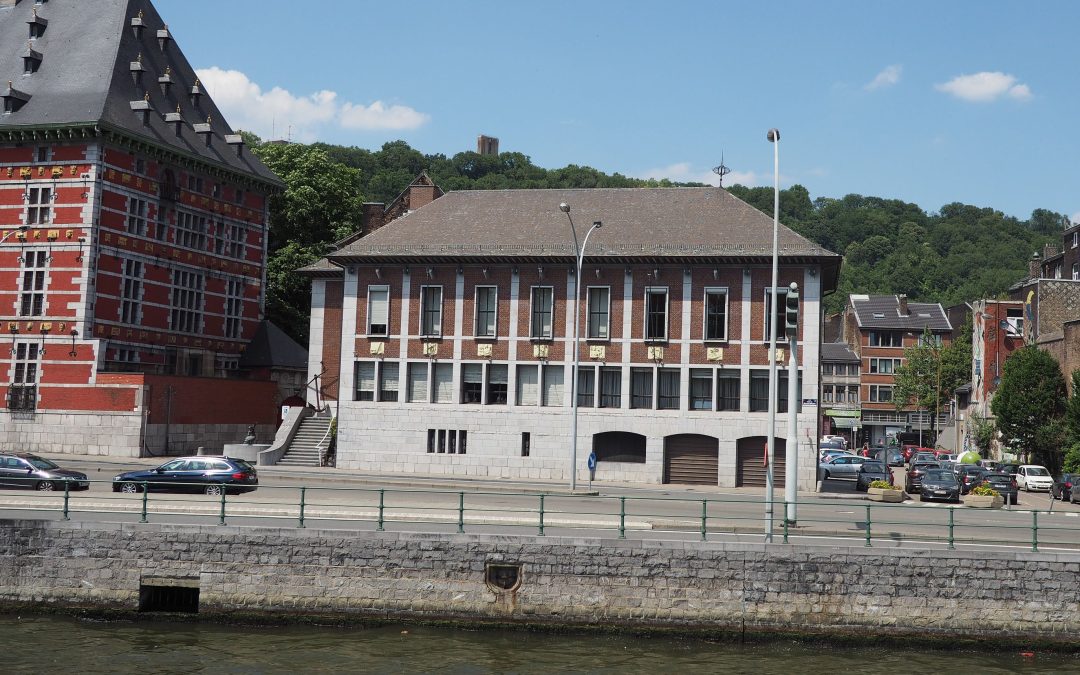 Les passagers de la navette fluviale repèrent un cadavre dans la Meuse