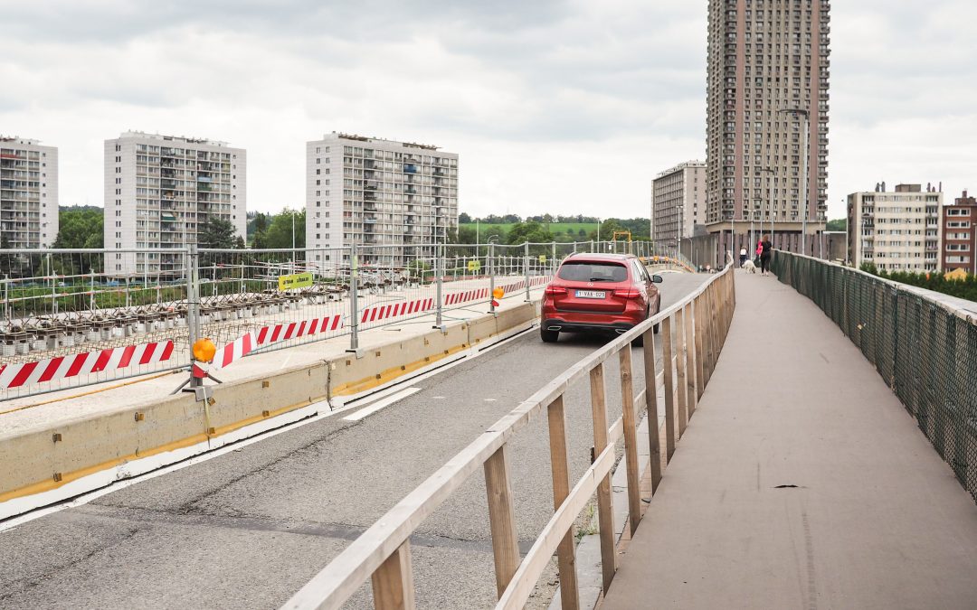 Fermeture non autorisée du pont Atlas par les entrepreneurs du tram et de l’écoquartier: le bourgmestre fait tout rouvrir