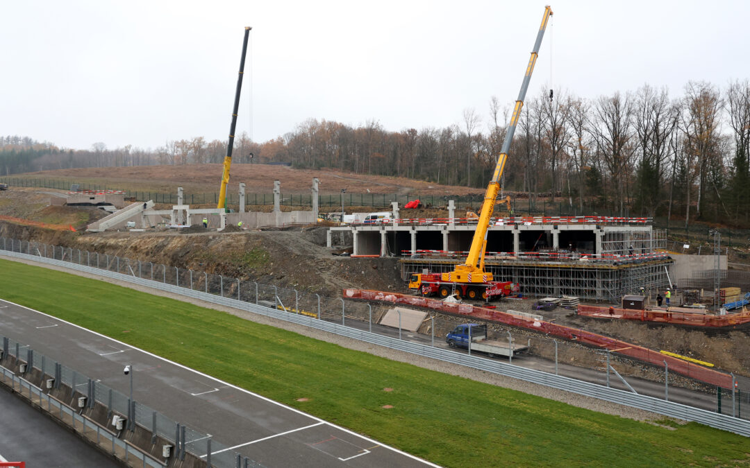 Les travaux de construction de la tribune et des gradins Endurance terminés en avril 2023 à Spa-Francorchamps