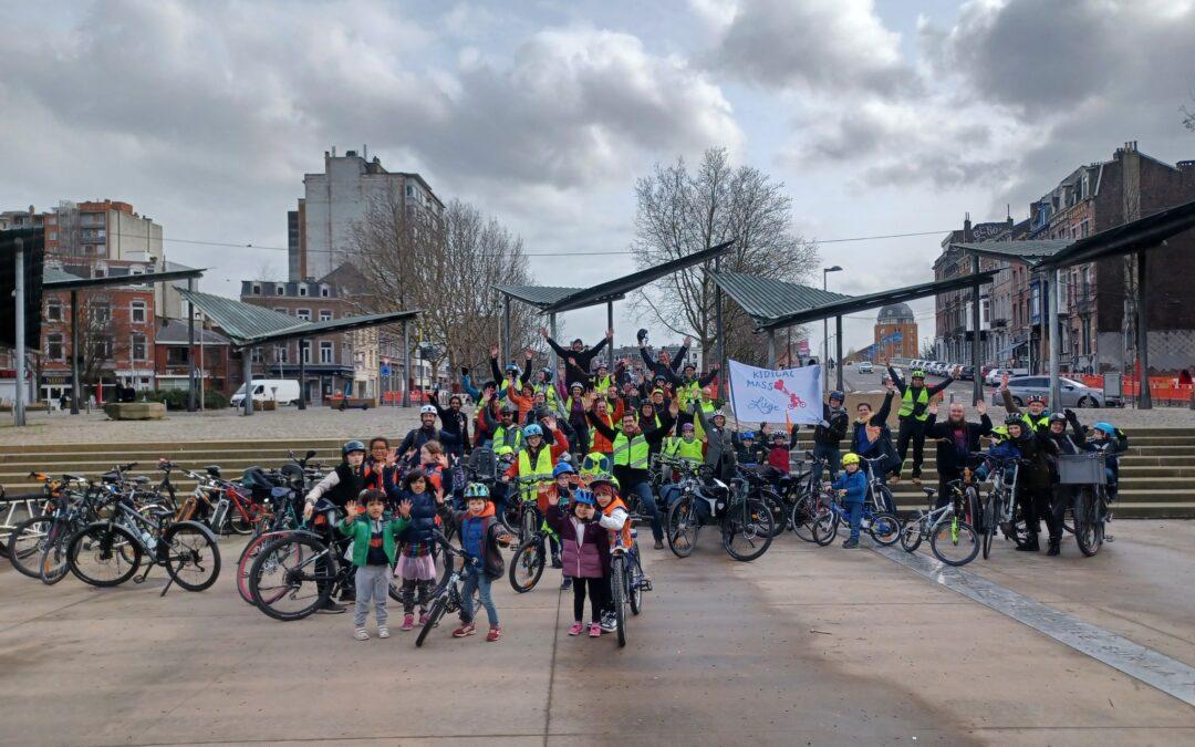 Les enfants ont enfourché leur bicyclette pour demander davantage de facilités pour les vélos