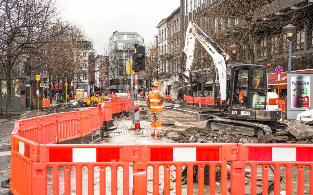 La place de la République française se transforme en semi-piétonnier