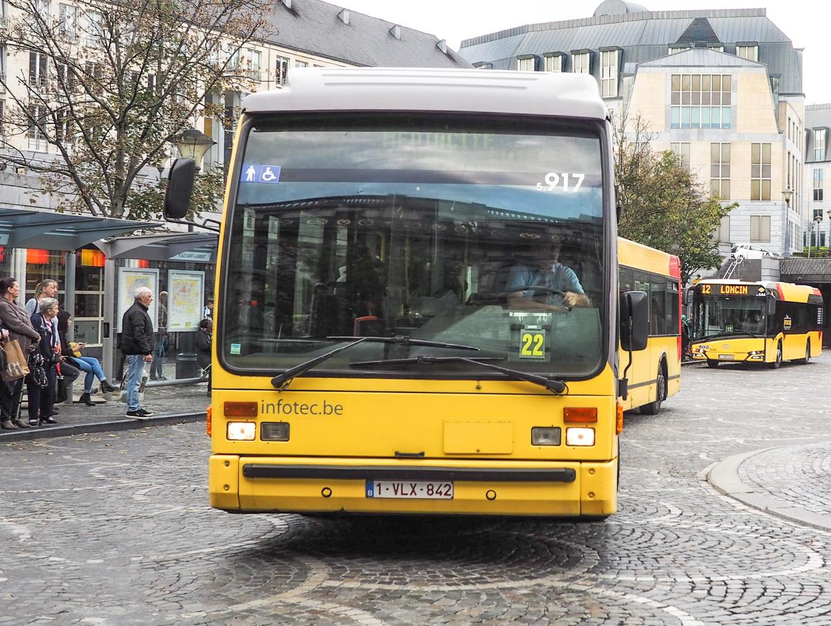 Les bus ont retrouvé leur terminus place Saint-Lambert