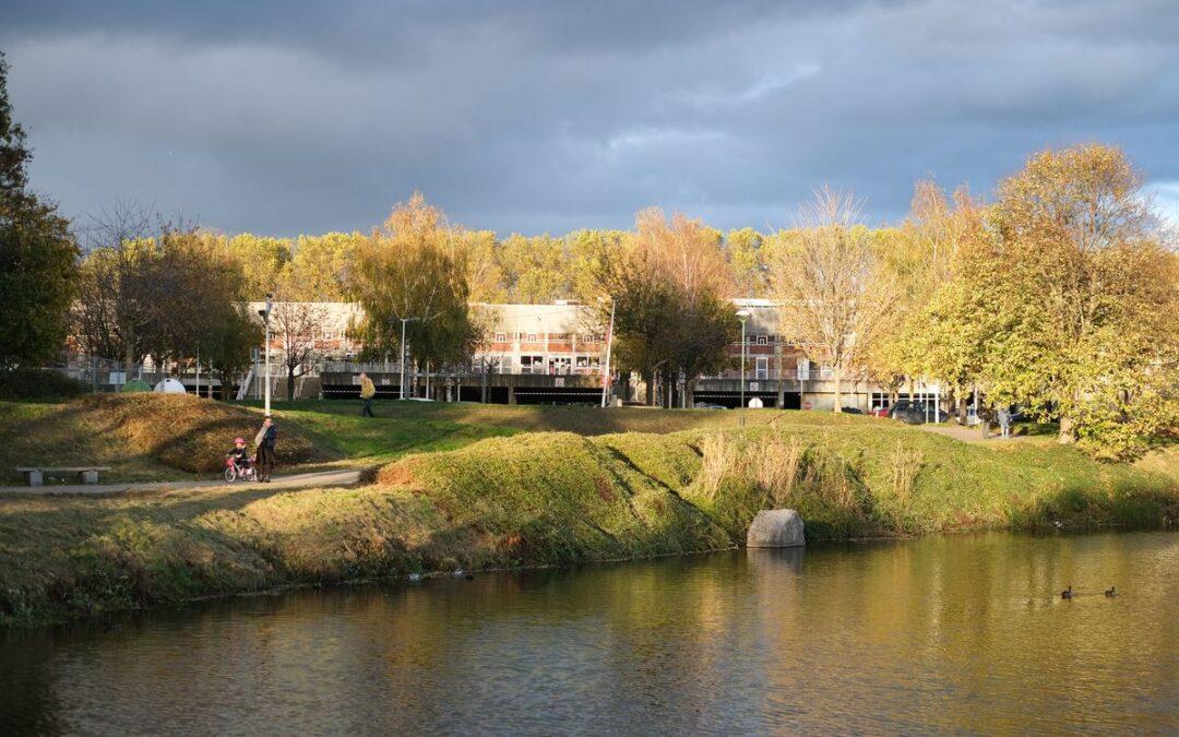 Analyses faites, la qualité de l’eau permettrait la mise en place d’une piscine flottante à Liège