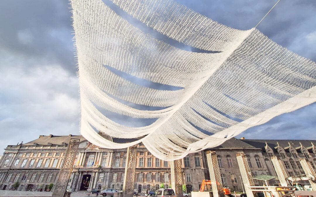 Une nouvelle œuvre artistique et solidaire inaugurée sur la place Saint-Lambert