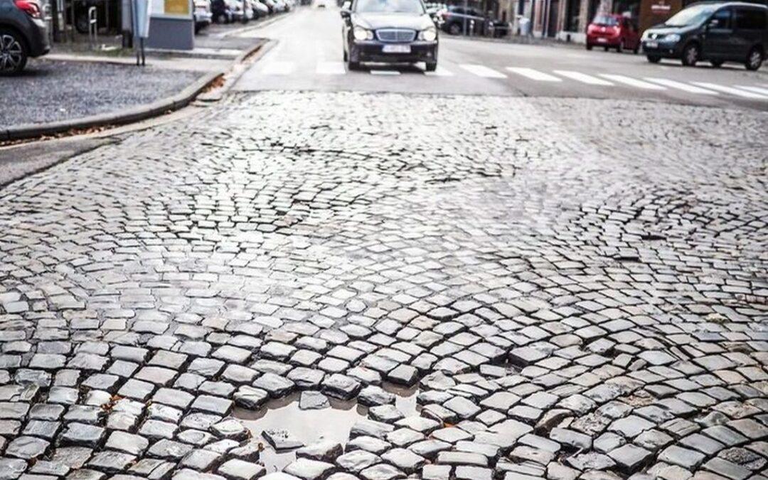 Grosse opération rebouchage des nids-de-poule dans les rues de Liège: “la Région pourrait participer!”