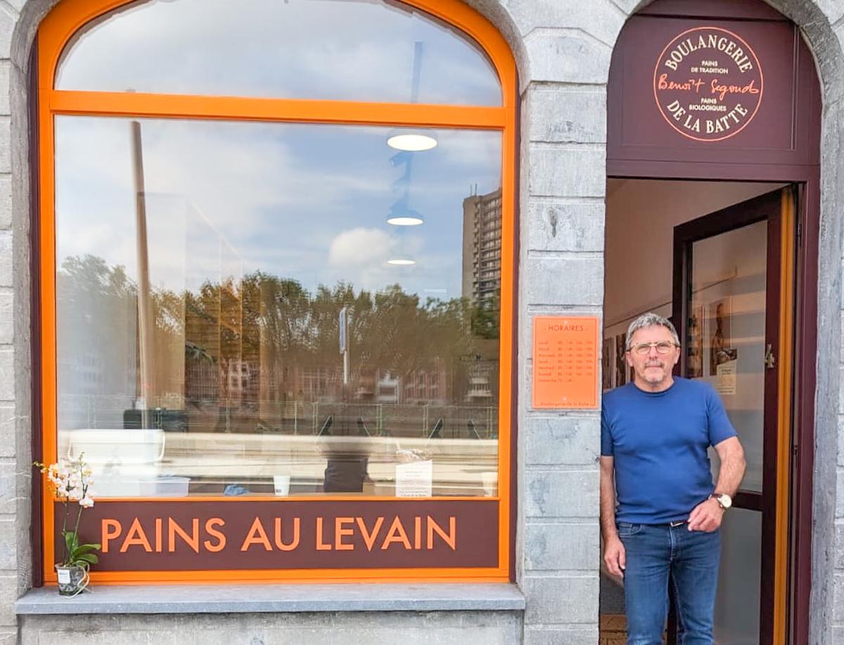 Un artisan bien connu ouvre une nouvelle boulangerie bio de pains au levain, quai de la Batte