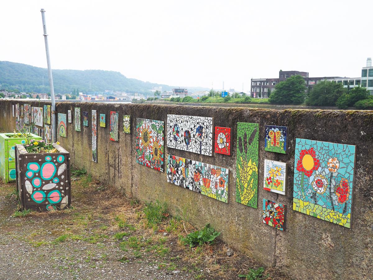 Une fresque en mosaïques pour embellir le mur triste du quai de Kinkempois