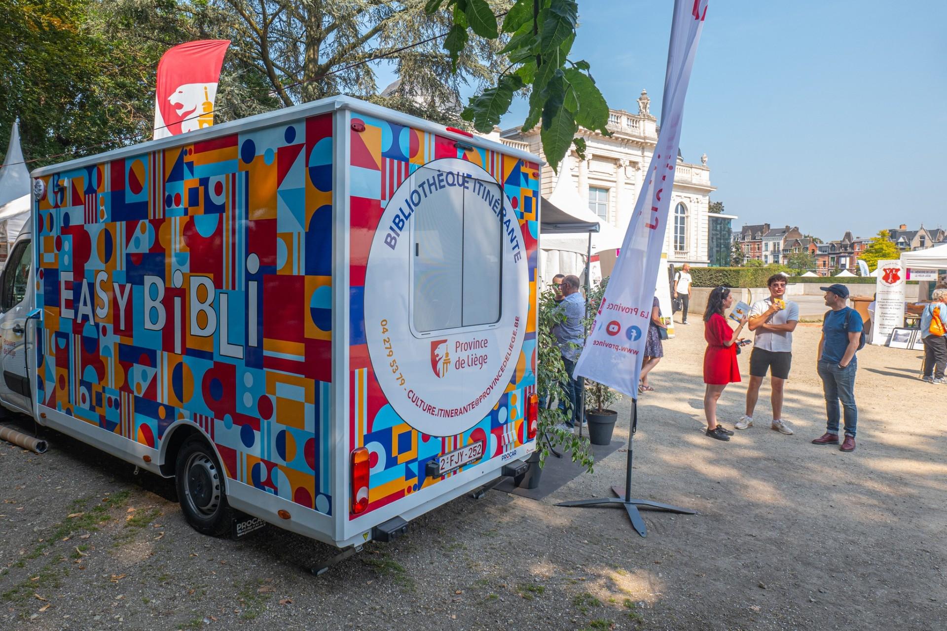 La Province de Liège lance sa première biblio-camionnette pour promouvoir l’accès à la lecture