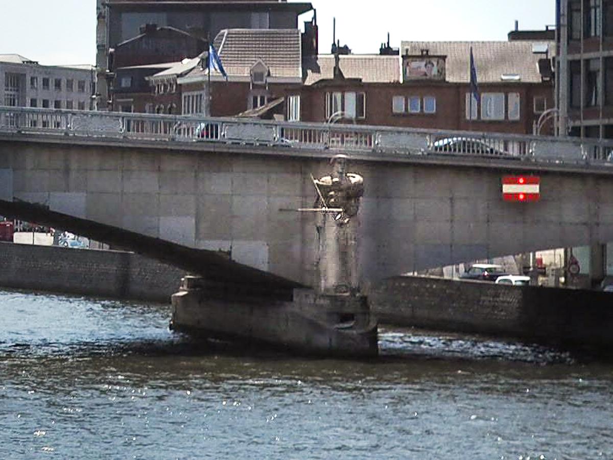 La statue du pont des Arches percutée par la péniche va pouvoir être restaurée et remise en place