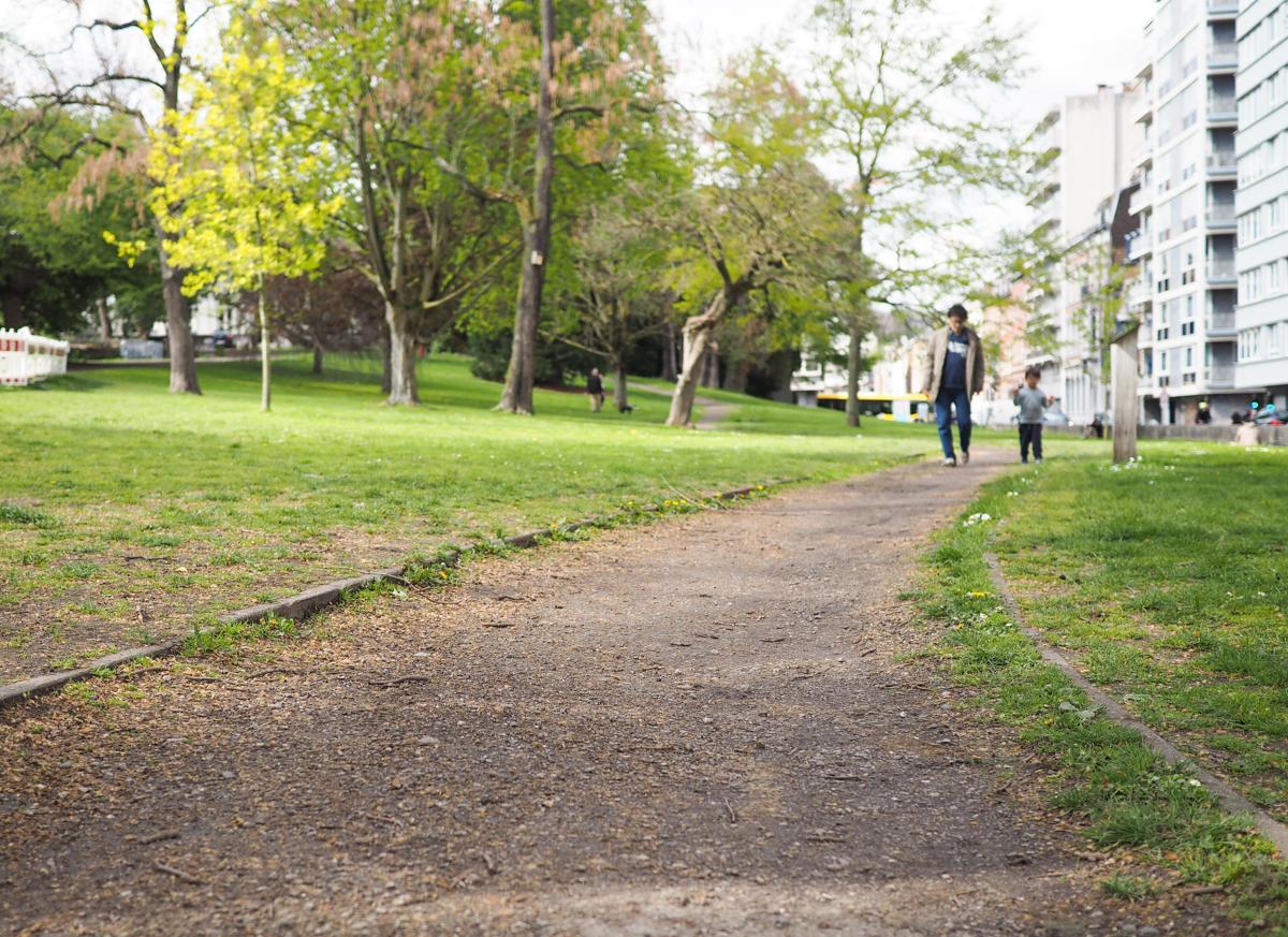 Pas assez de verdure dans les quartiers de Liège mais un bon accès aux parcs publics, relève Greenpeace