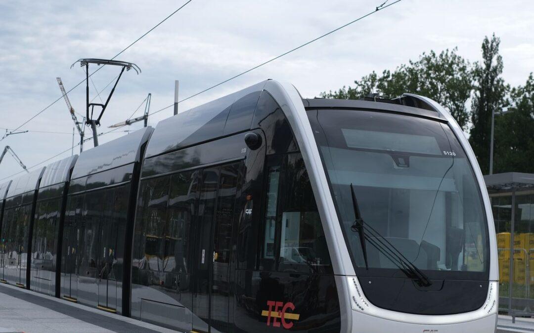 Les câbles électriques aériens du tram sous tension la semaine prochaine entre Leman et Sclessin: attention à ne pas stationner sur les rails