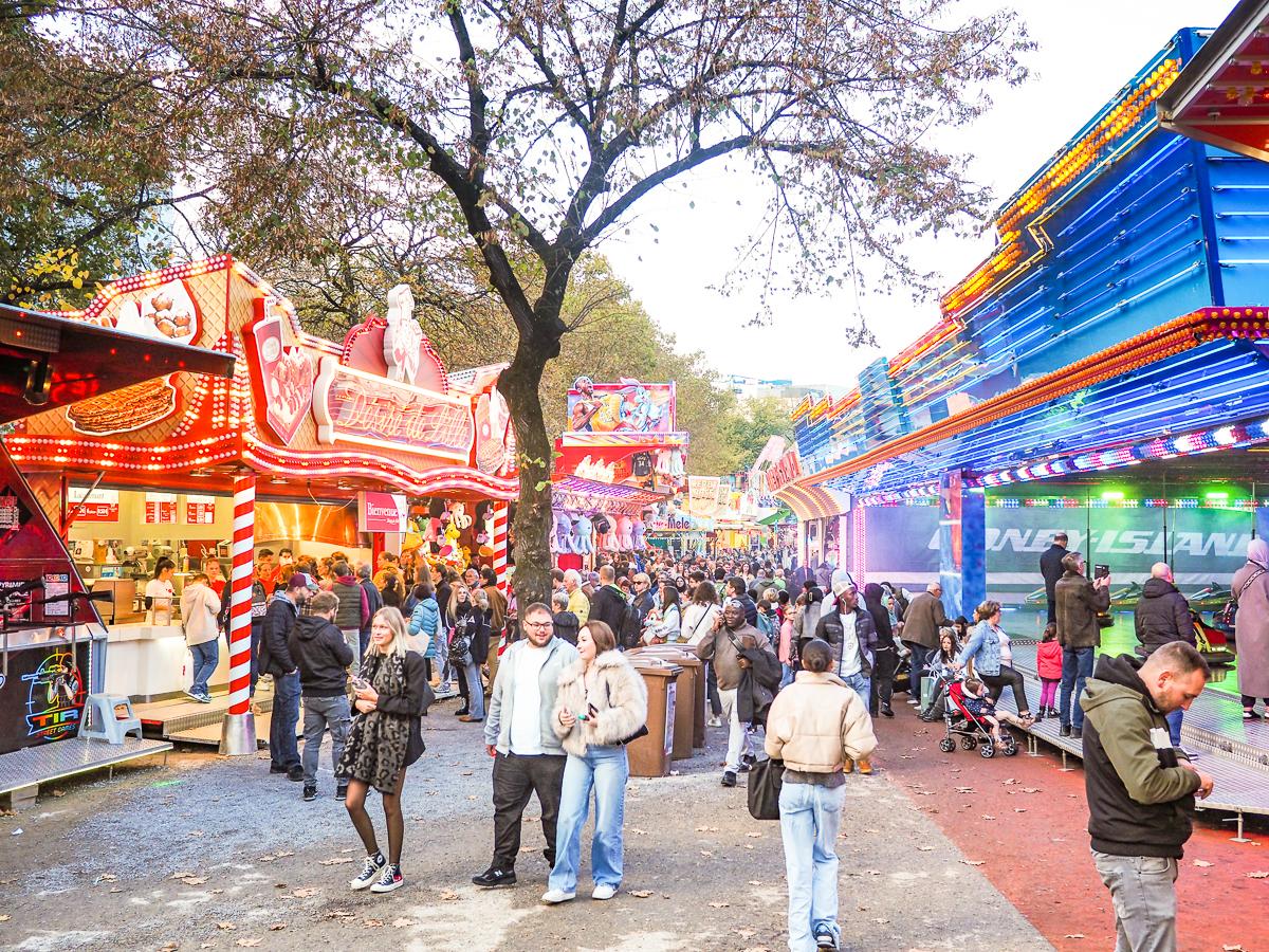 “Doit-on réparer chaque année les dégâts de la foire au parc d’Avroy?”, s’interroge le comité de quartier