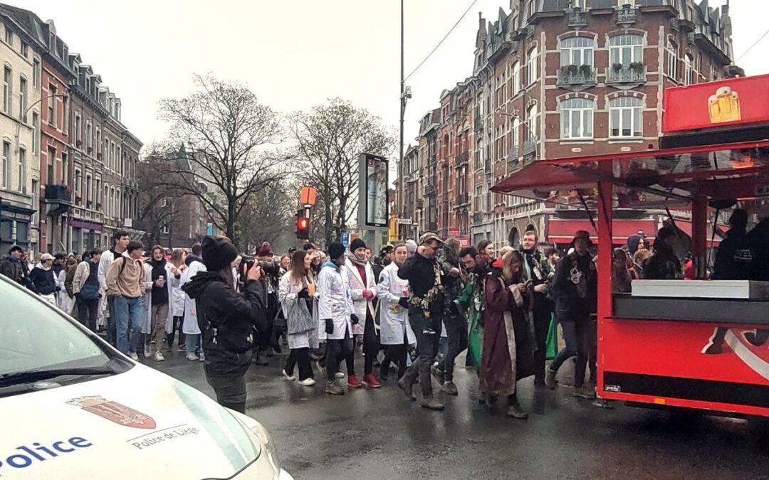 Un cortège des étudiants pour la Saint-Nicolas sans incident