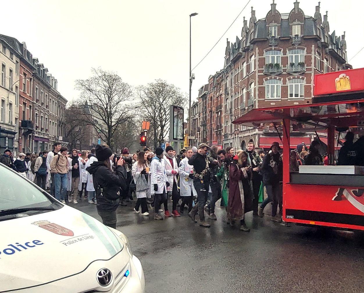 Un cortège des étudiants pour la Saint-Nicolas sans incident