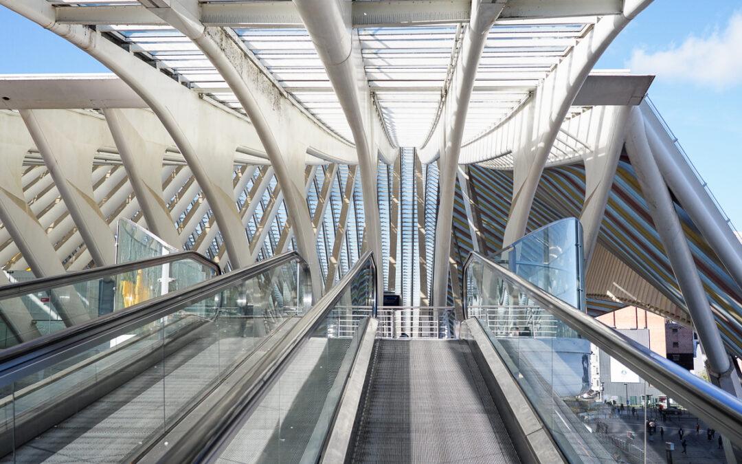 Trop d’escalators et de tapis roulants de la gare des Guillemins en panne