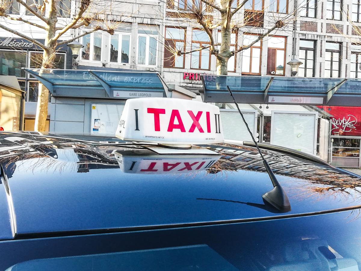 Couleur, aménagement intérieur, prise en charge: voici les règles que doivent respecter les taxis liégeois