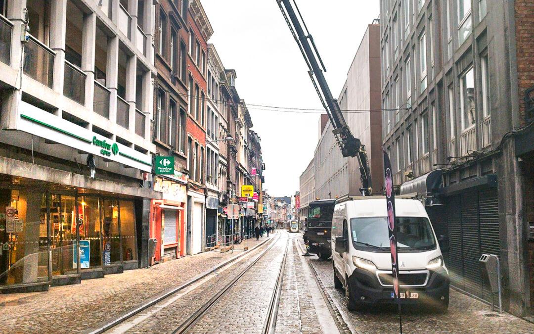 Un camion mal mis en Féronstrée entrave le démarrage de la marche à blanc des trams, hier